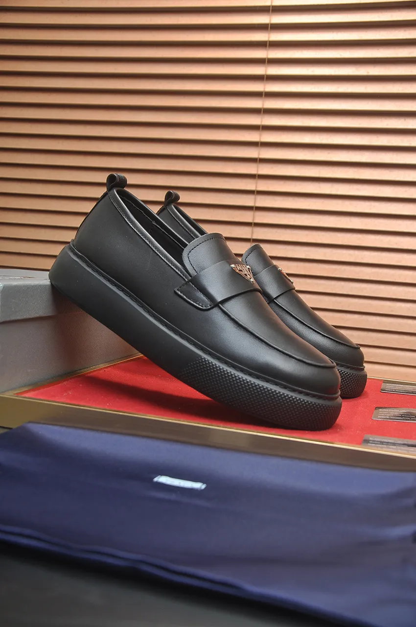 Men's shoes 💰580💶 [PRADA] Top original items, new seasonal styles, high-quality original items, top-grade high-mercerized cowhide combined with original breathable fabric + imported glue, imported stretch fabric inside with original cowhide feet, original thick outsole! Quality guaranteed! Code 38-45 (45 customized)